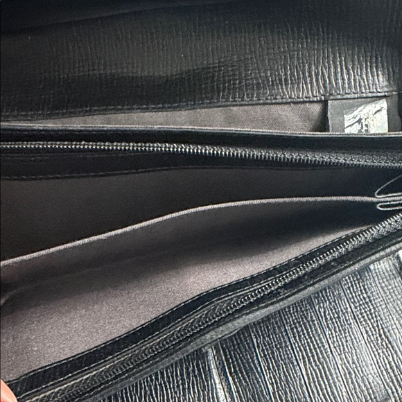 Authentic Fendi Black Textured Wallet - Picture 9 of 17